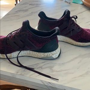 women’s Adidas Ultraboost Running Shoes 9.5